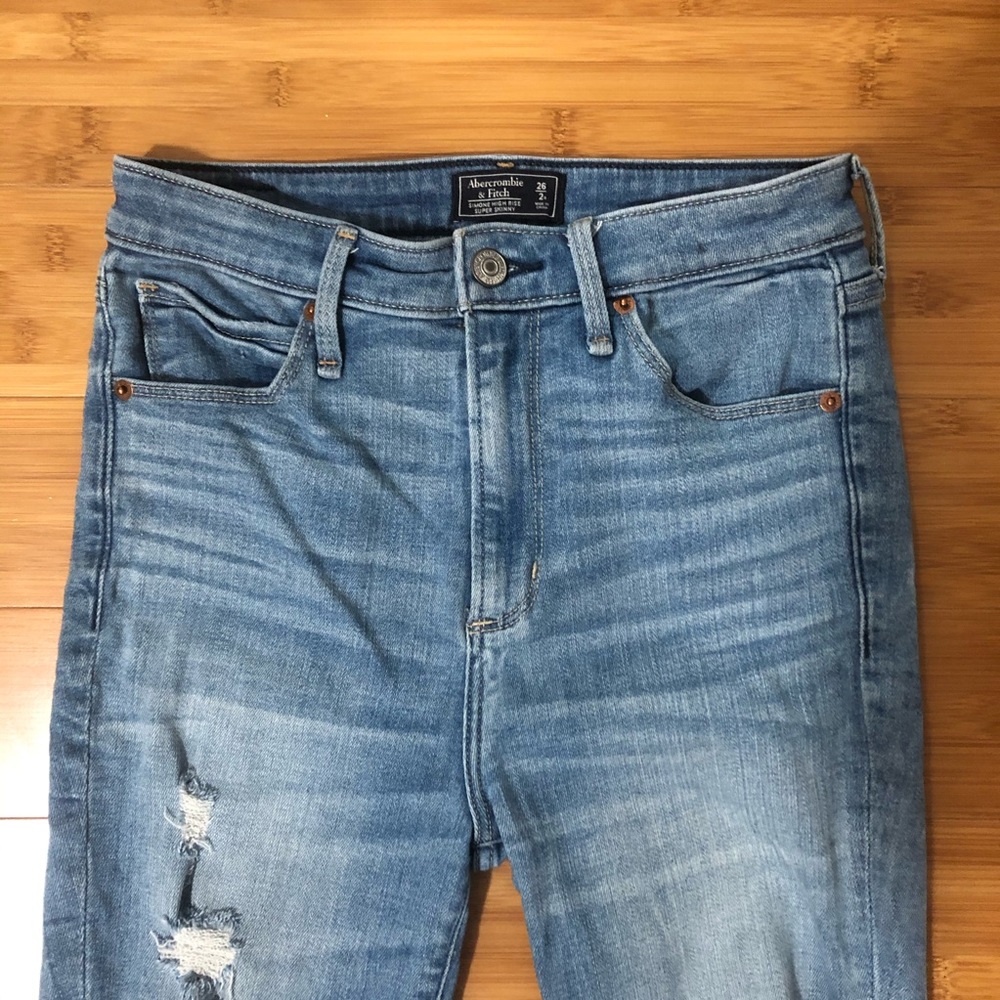 Abercrombie High Rise Jeans - Picture 3 of 6